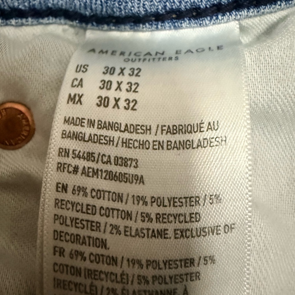 American Eagle Outfitters Women's Classic Blue Jeans